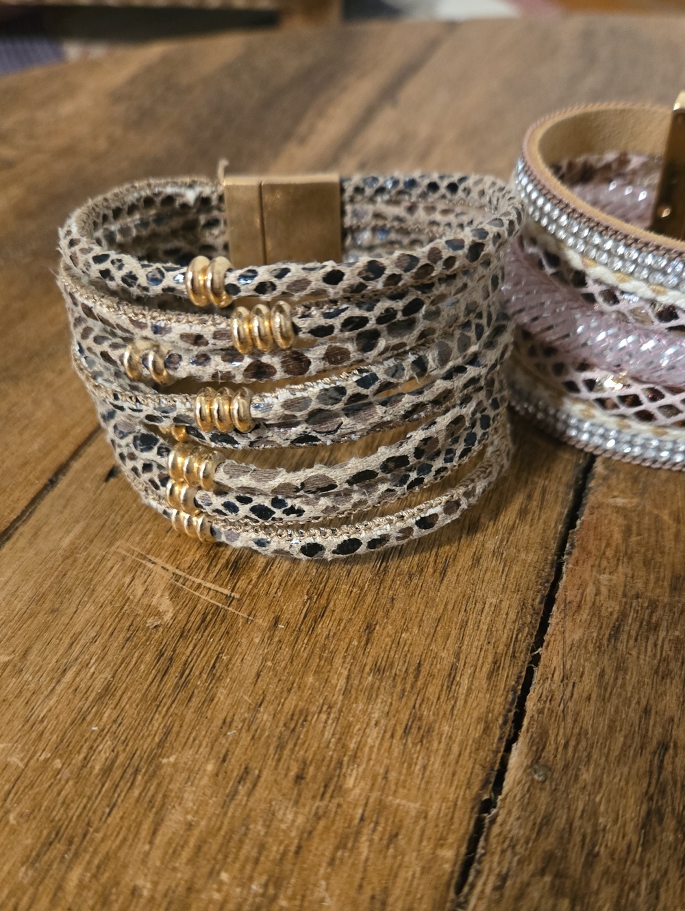 Multilayer bracelets - Picture 2 of 9